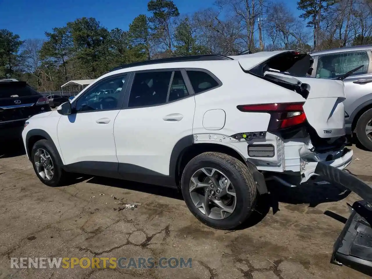 2 fotografías del automóvil dañado KL77LHEP9SC253682 CHEVROLET TRAX 2025