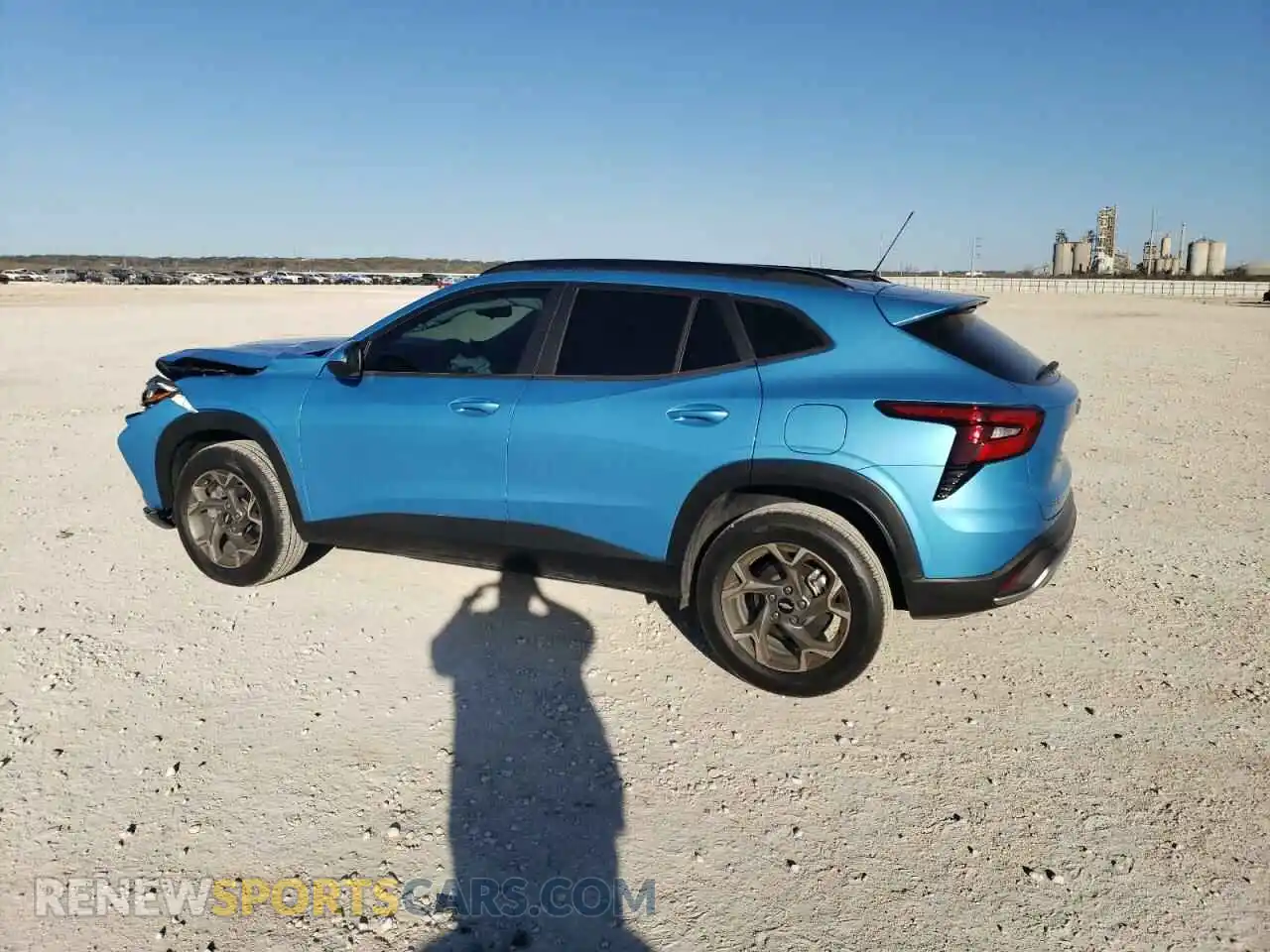 2 Фотография поврежденного автомобиля KL77LHEPXSC138248 CHEVROLET TRAX 2025