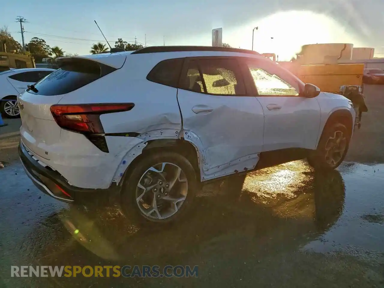 3 Photograph of a damaged car KL77LHEPXSC181116 CHEVROLET TRAX 2025
