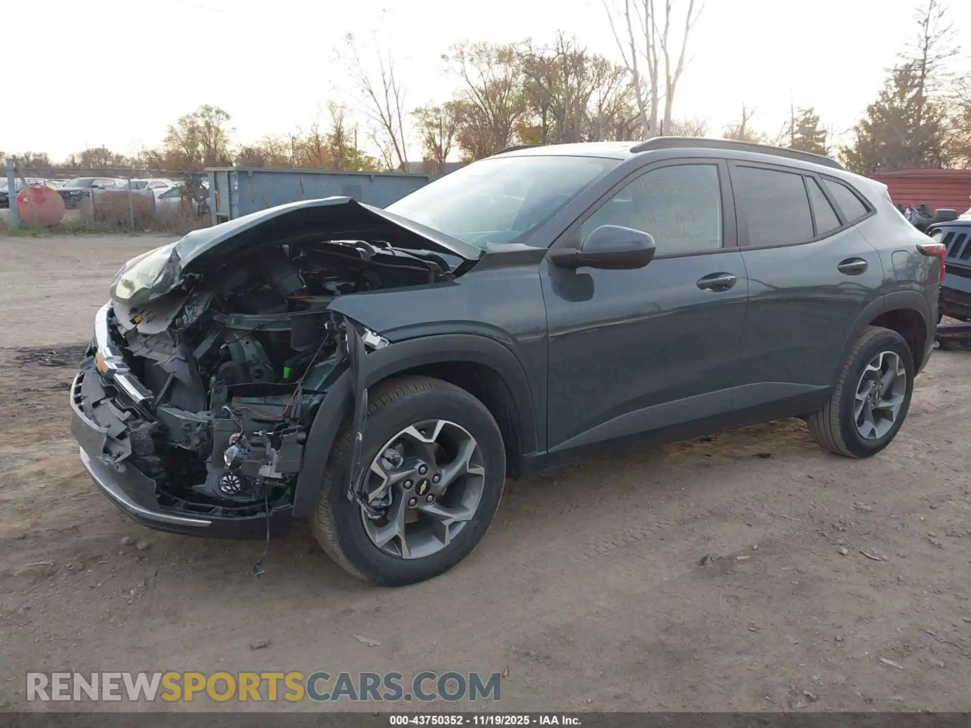 2 Photograph of a damaged car KL77LHEPXSC190561 CHEVROLET TRAX 2025