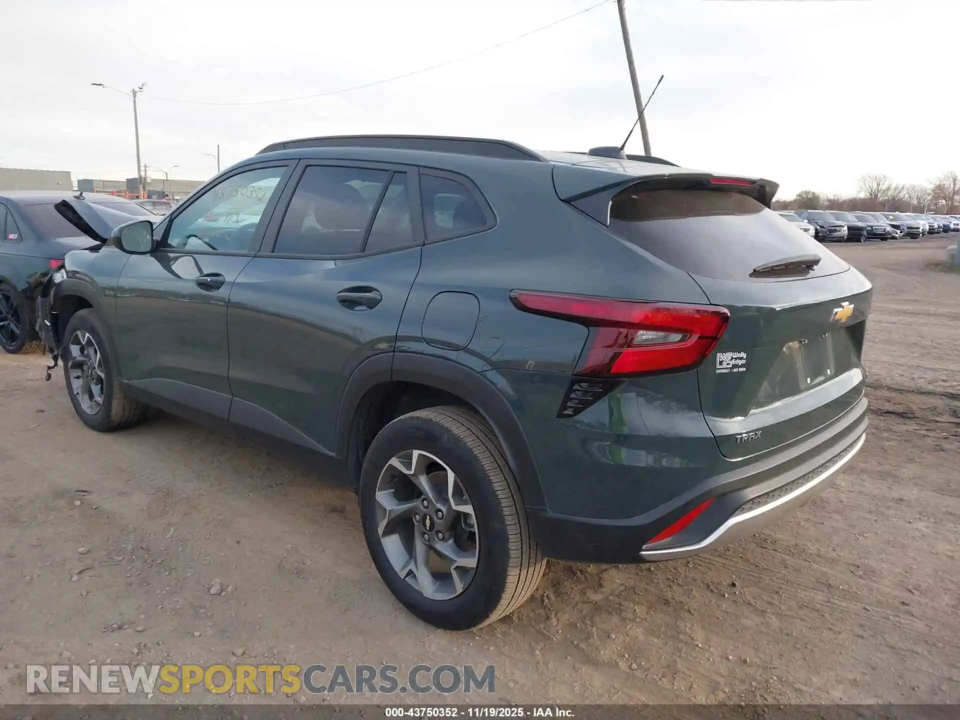 3 Photograph of a damaged car KL77LHEPXSC190561 CHEVROLET TRAX 2025