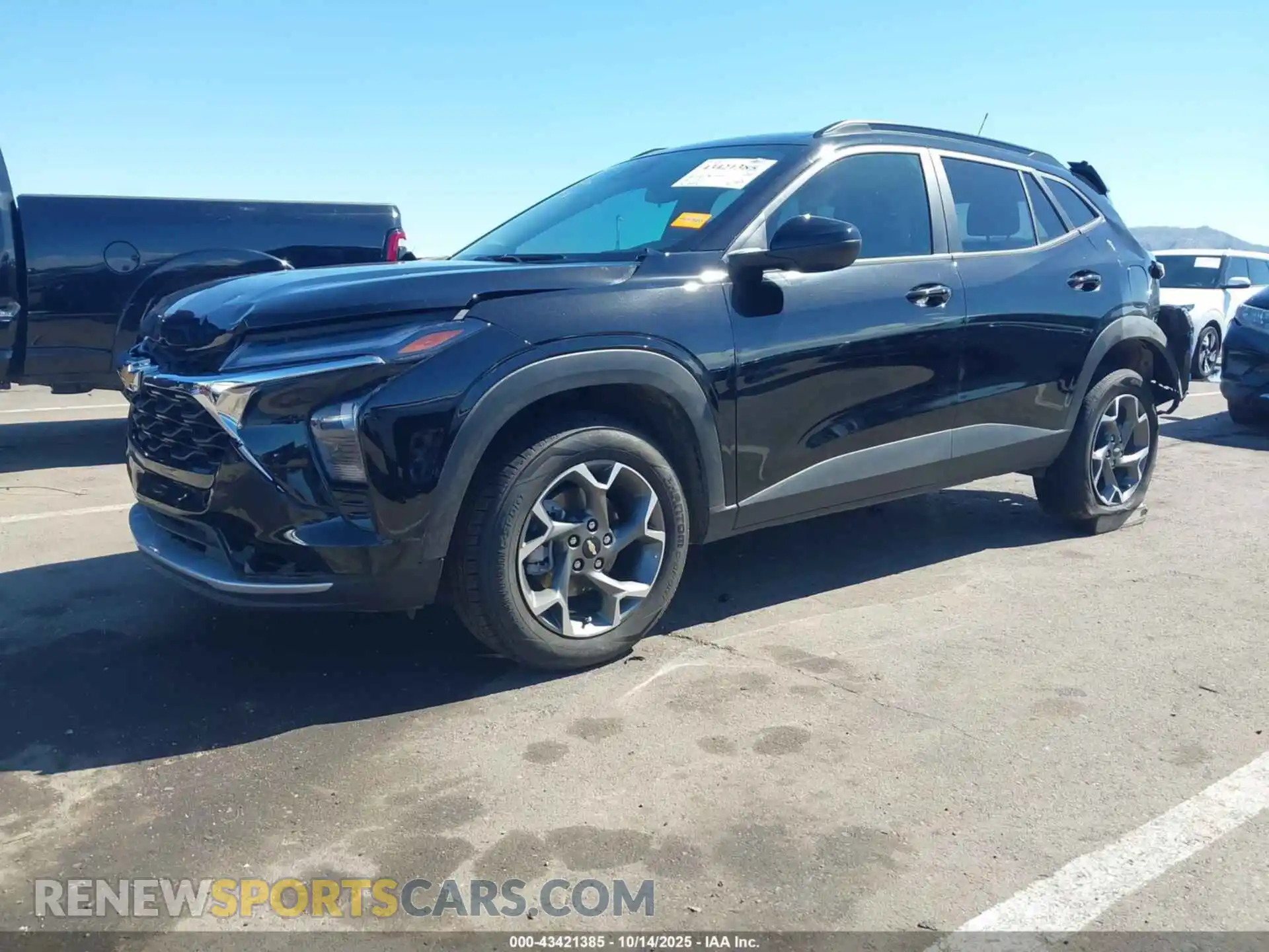 2 Photograph of a damaged car KL77LHEPXSC257269 CHEVROLET TRAX 2025