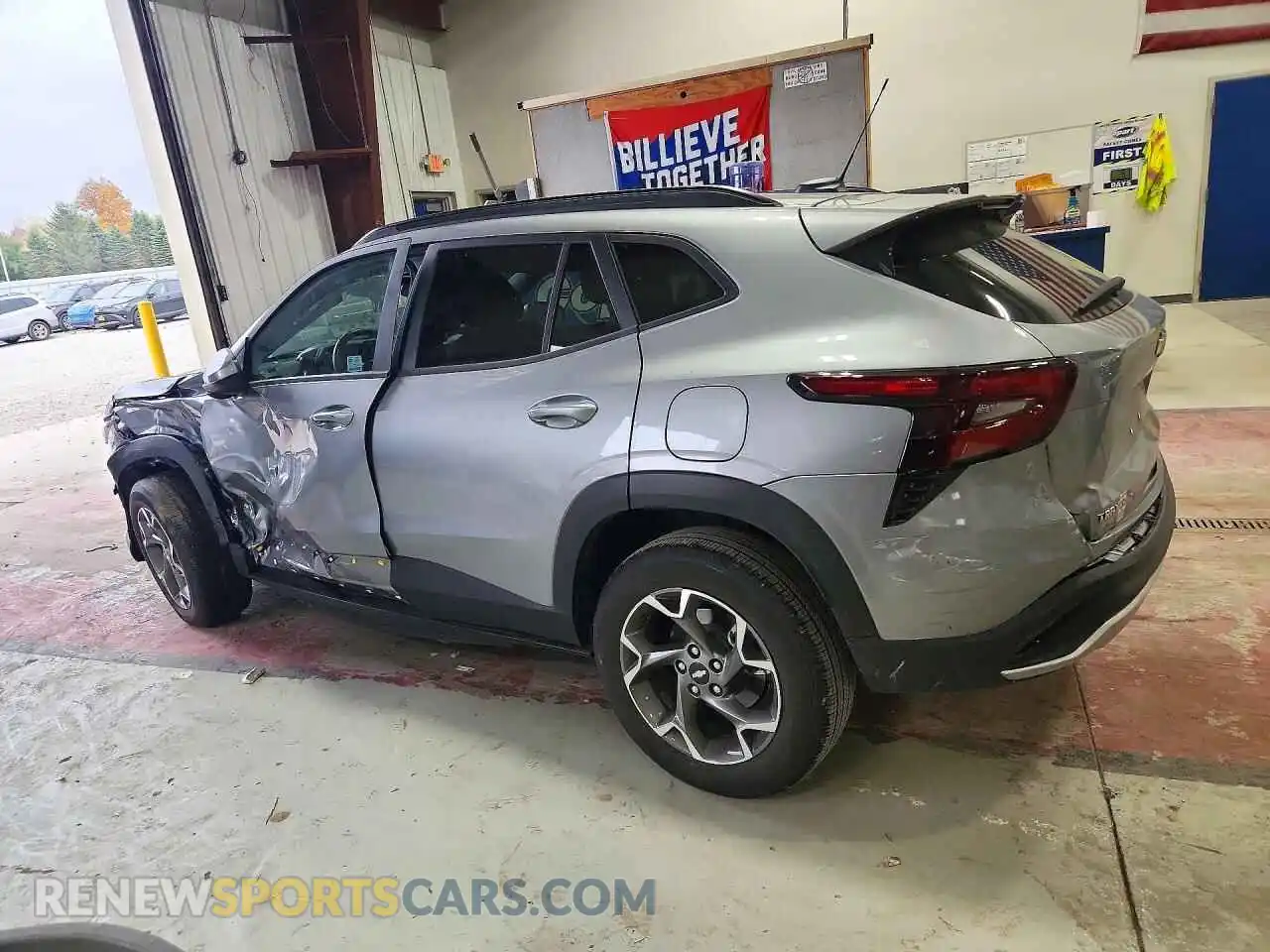 2 Photograph of a damaged car KL77LHEPXSC325103 CHEVROLET TRAX 2025