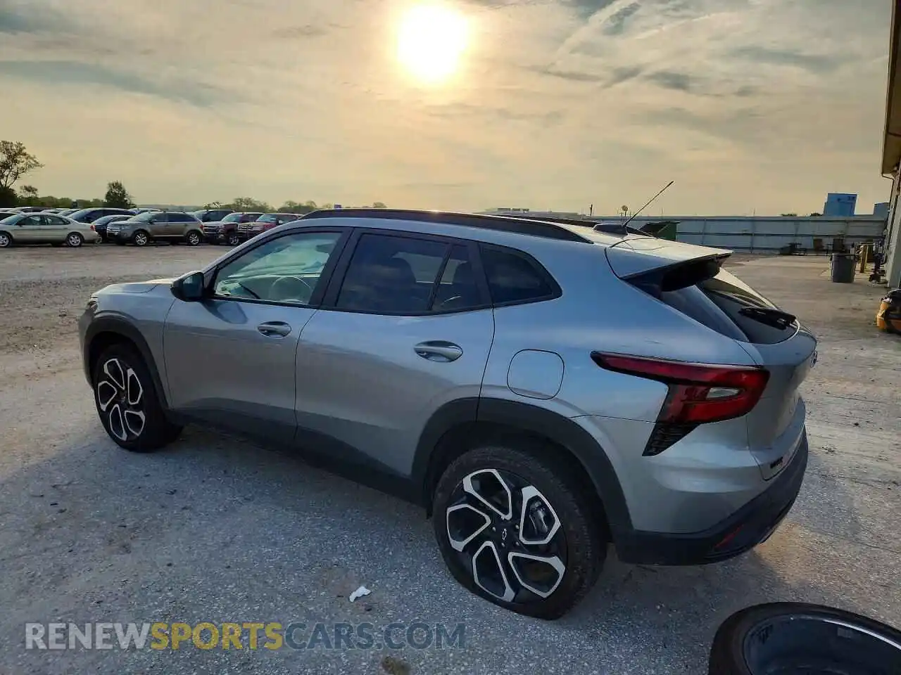 2 fotografías del automóvil dañado KL77LJEP0SC058142 CHEVROLET TRAX 2025