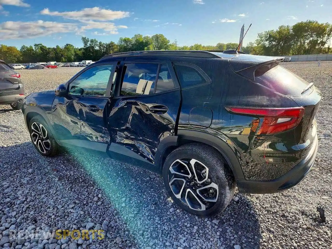 2 fotografías del automóvil dañado KL77LJEP2SC072480 CHEVROLET TRAX 2025