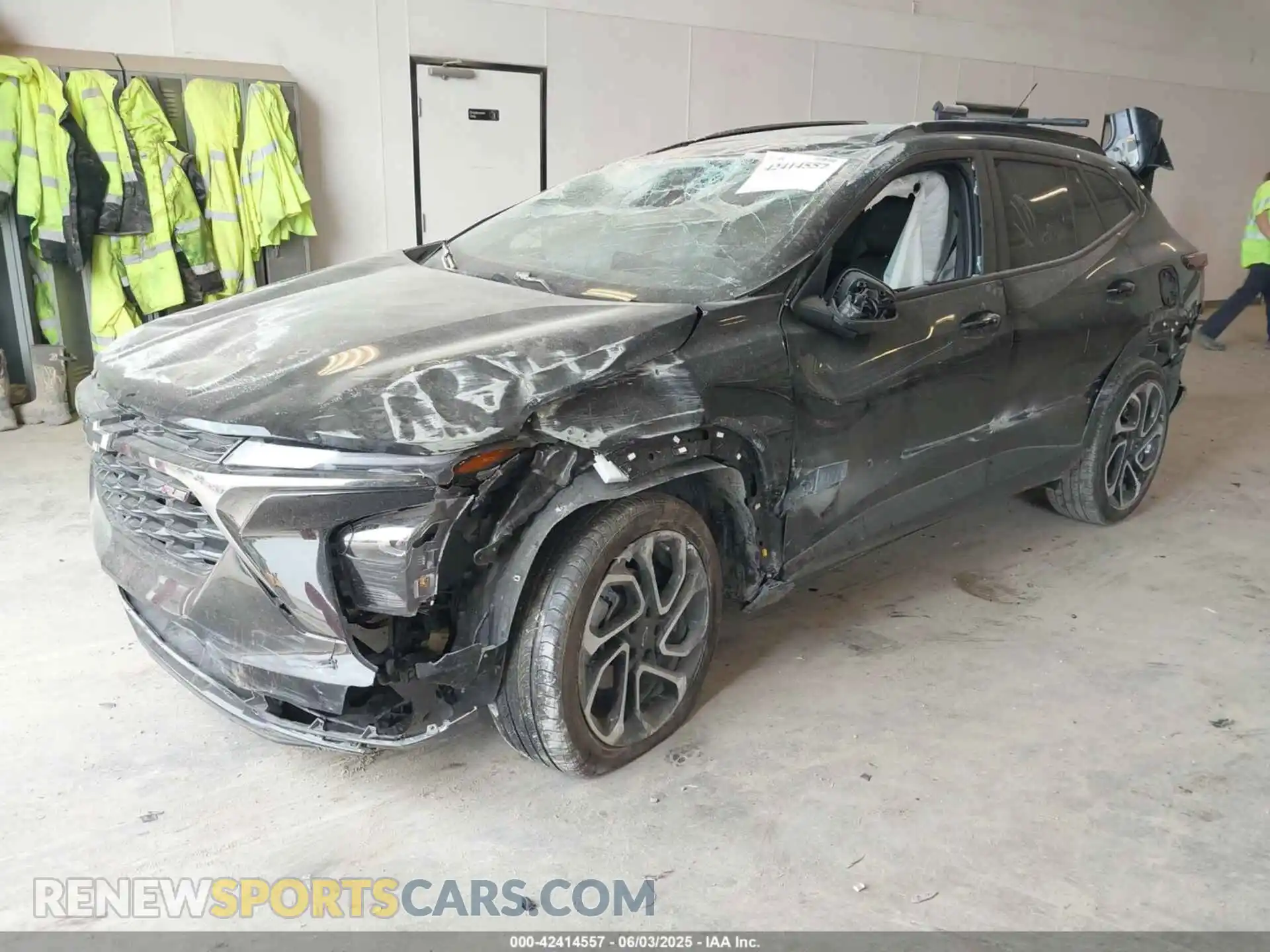 2 Photograph of a damaged car KL77LJEP2SC080689 CHEVROLET TRAX 2025