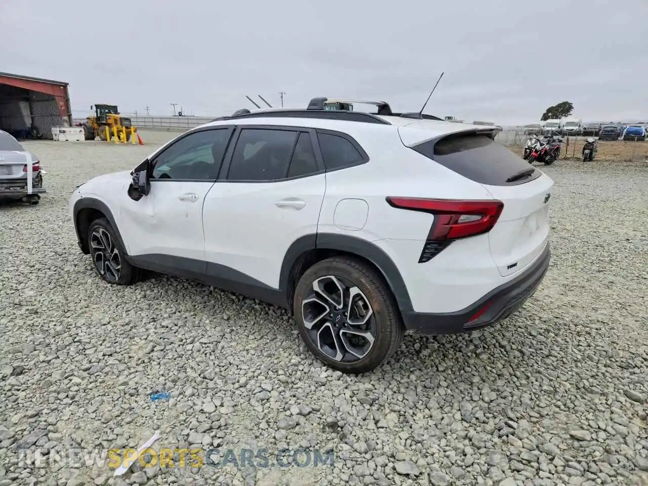 2 Фотография поврежденного автомобиля KL77LJEP3SC094181 CHEVROLET TRAX 2025