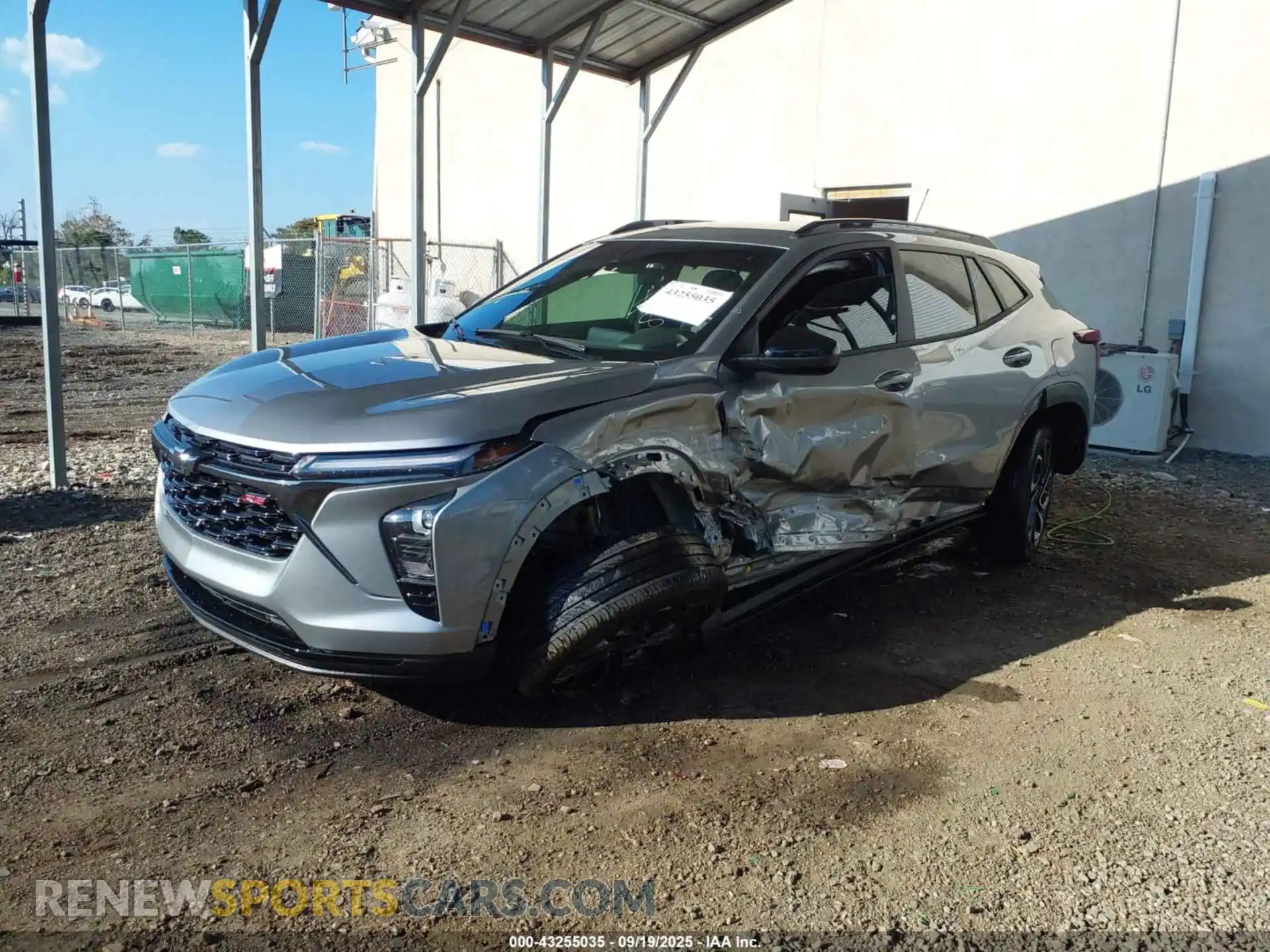 2 Photograph of a damaged car KL77LJEP5SC137838 CHEVROLET TRAX 2025