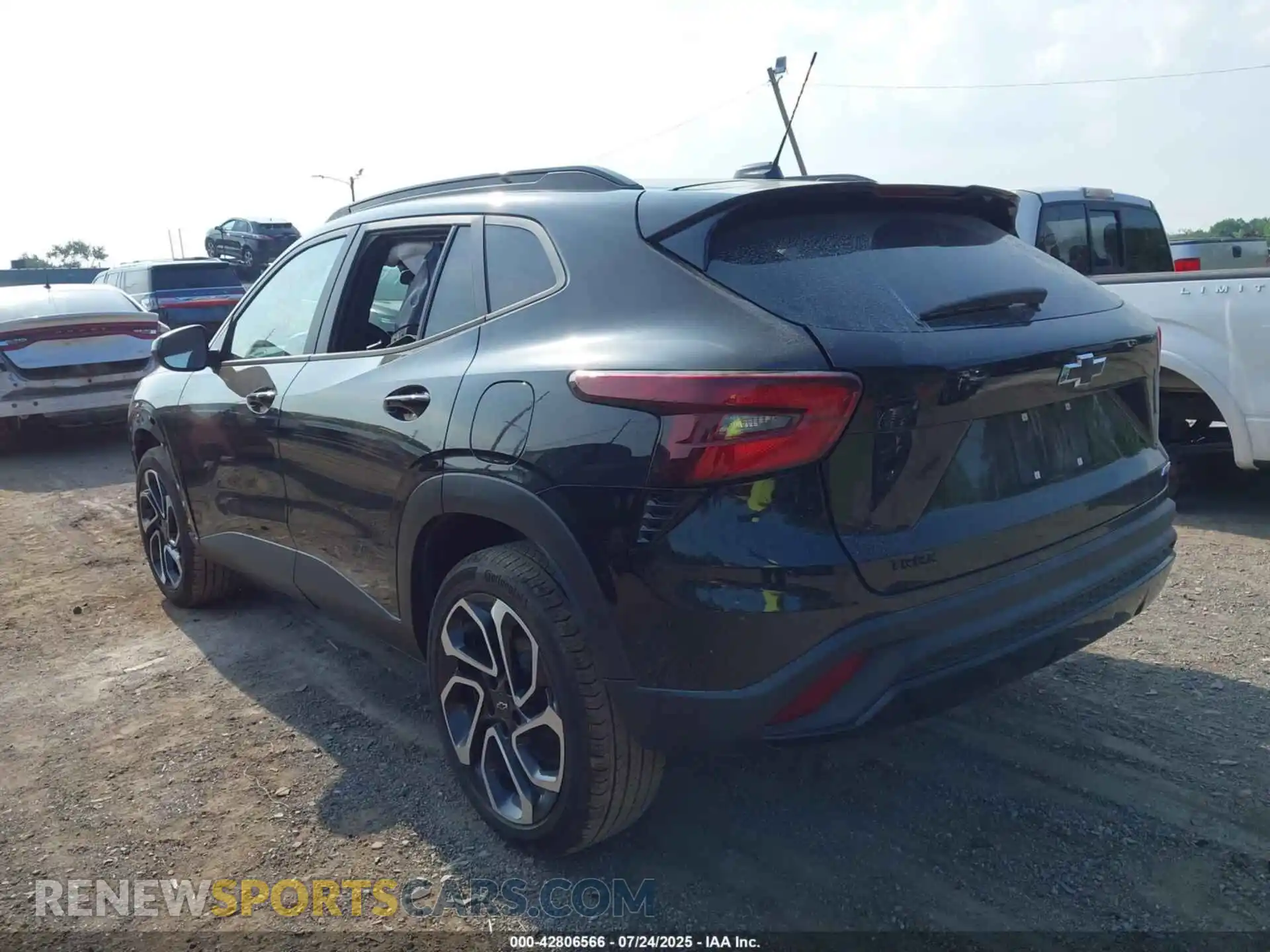 3 Photograph of a damaged car KL77LJEP6SC020656 CHEVROLET TRAX 2025
