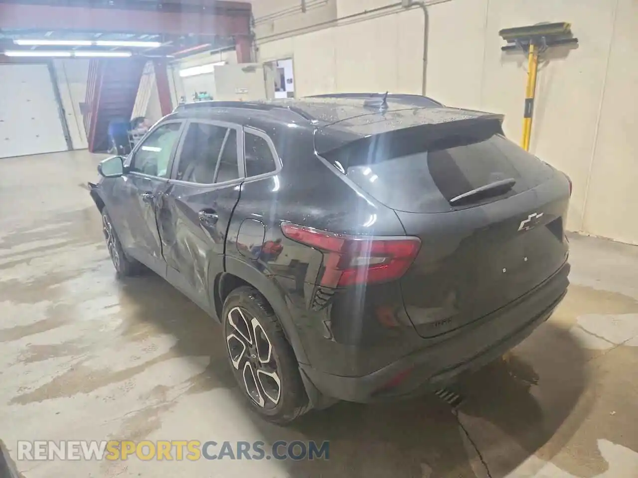 2 fotografías del automóvil dañado KL77LJEP8SC199010 CHEVROLET TRAX 2025