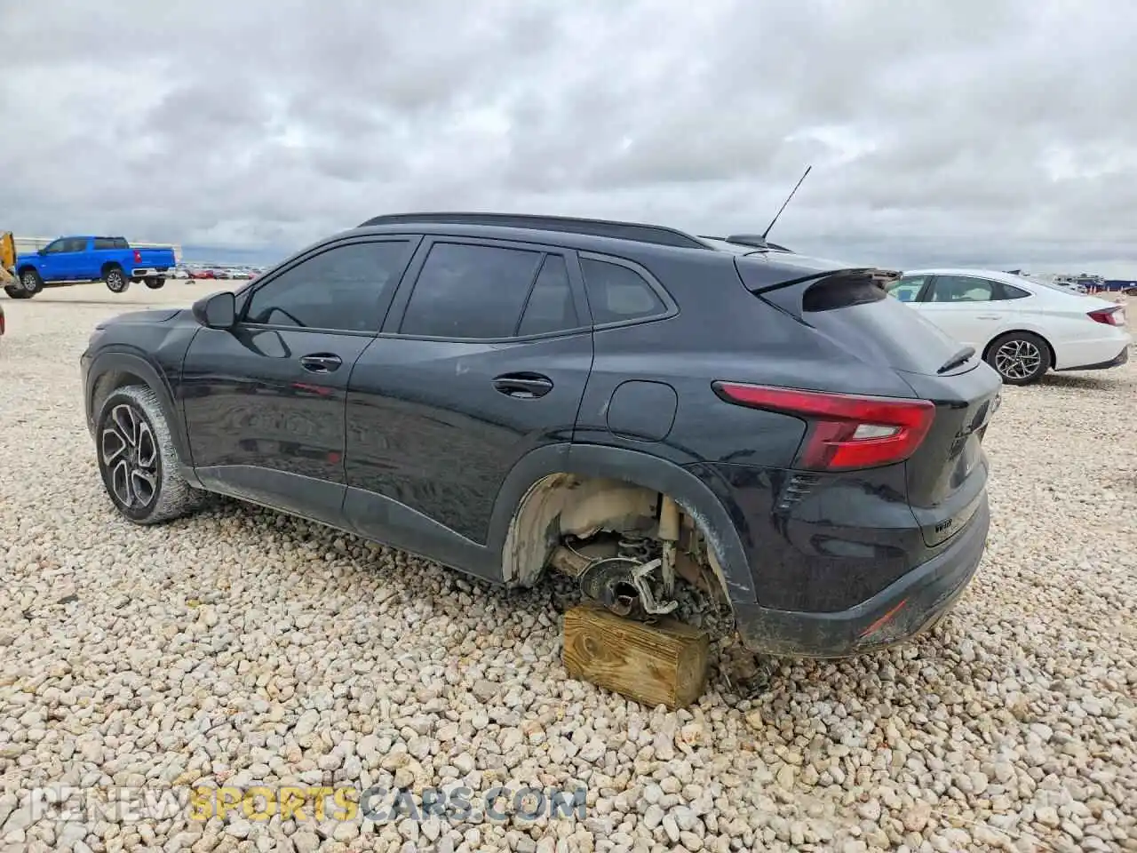 2 Photograph of a damaged car KL77LJEP9SC036348 CHEVROLET TRAX 2025