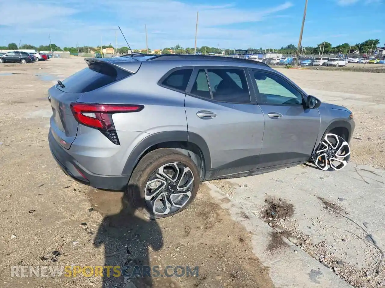3 Фотография поврежденного автомобиля KL77LJEP9SC311670 CHEVROLET TRAX 2025