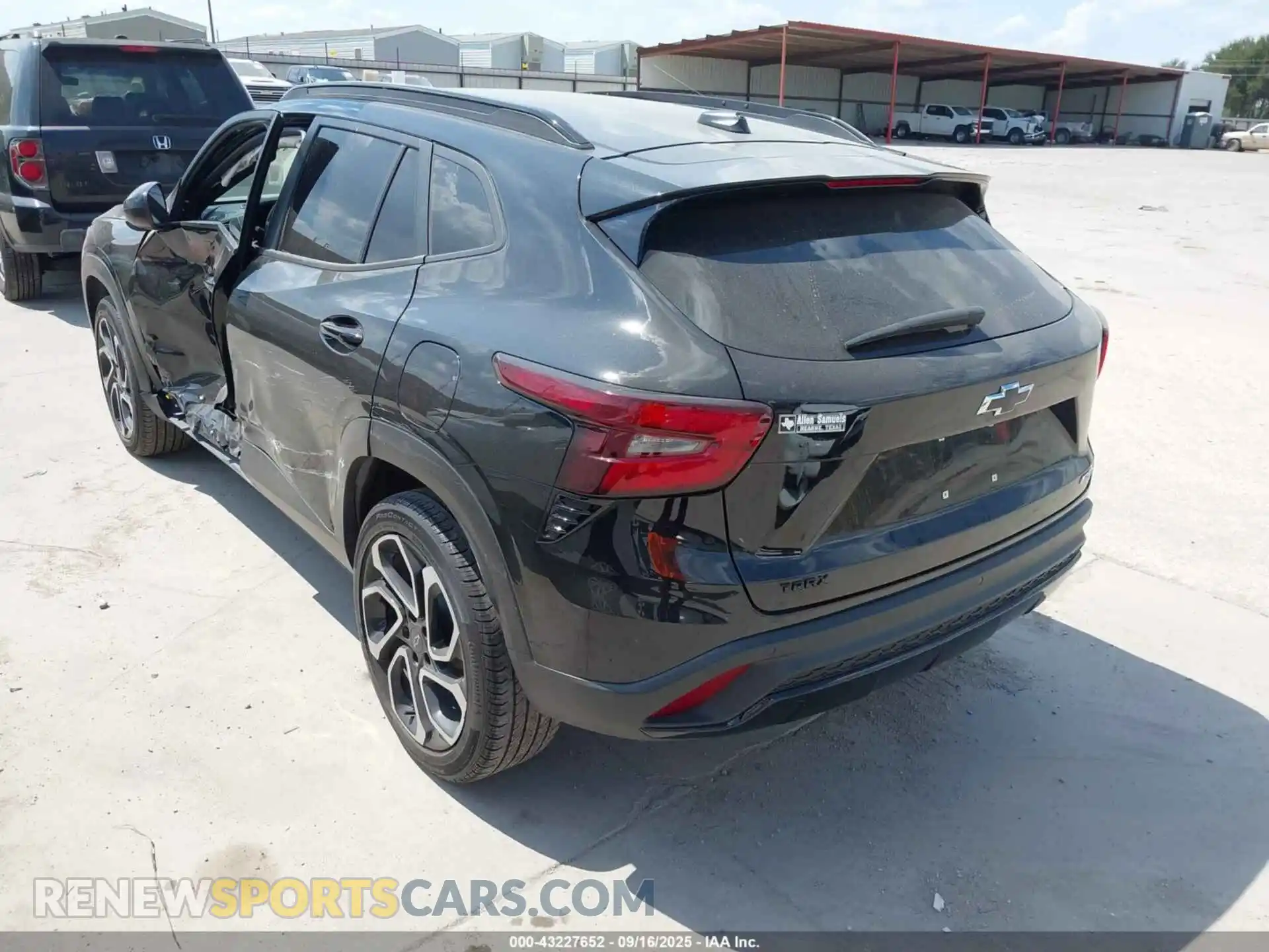 3 Photograph of a damaged car KL77LJEPXSC078740 CHEVROLET TRAX 2025