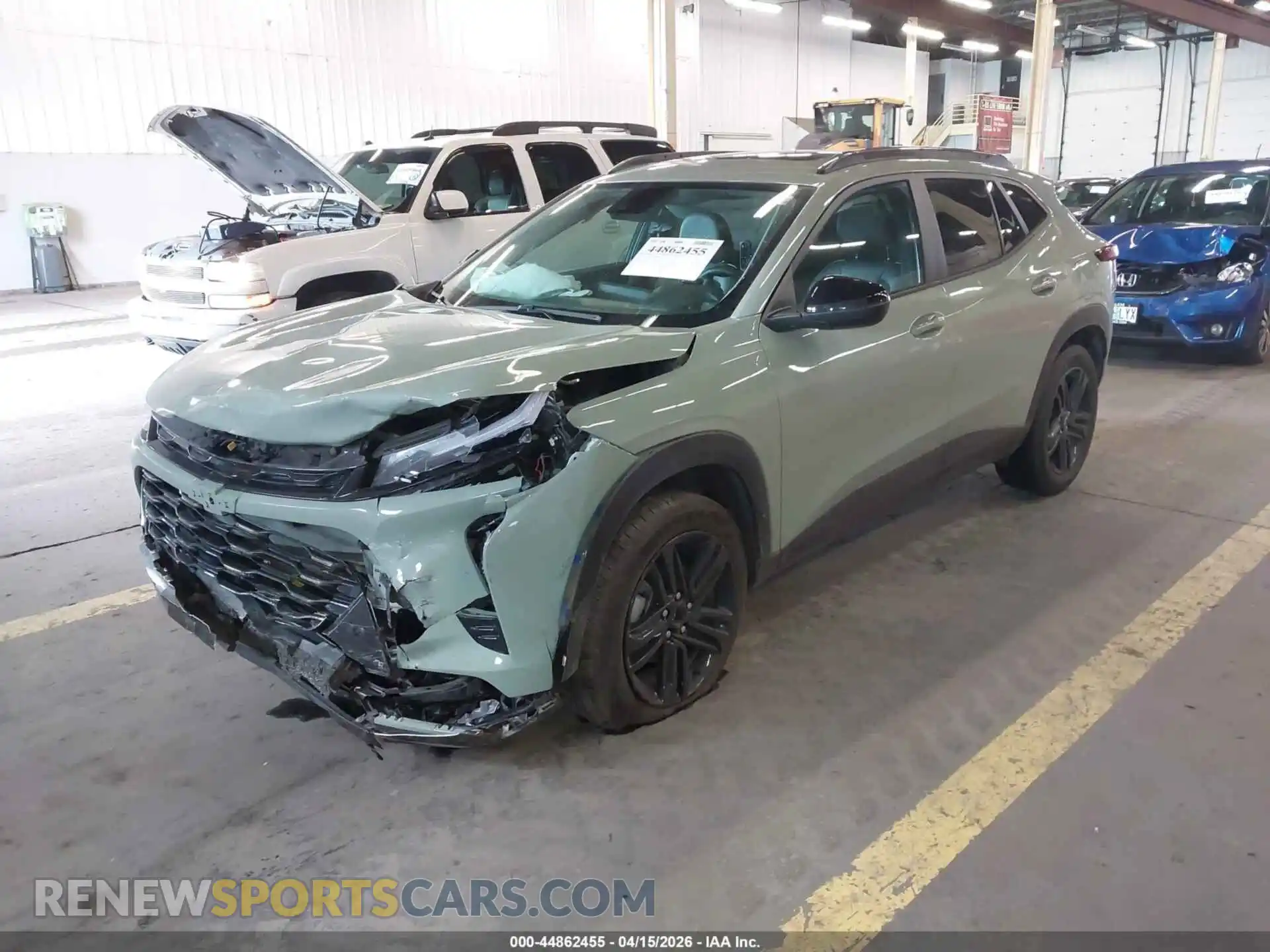 2 Фотография поврежденного автомобиля KL77LKEP0SC034574 CHEVROLET TRAX 2025