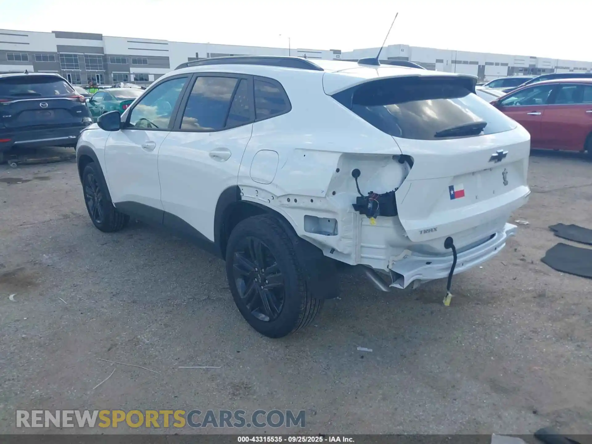 3 Photograph of a damaged car KL77LKEP0SC263630 CHEVROLET TRAX 2025