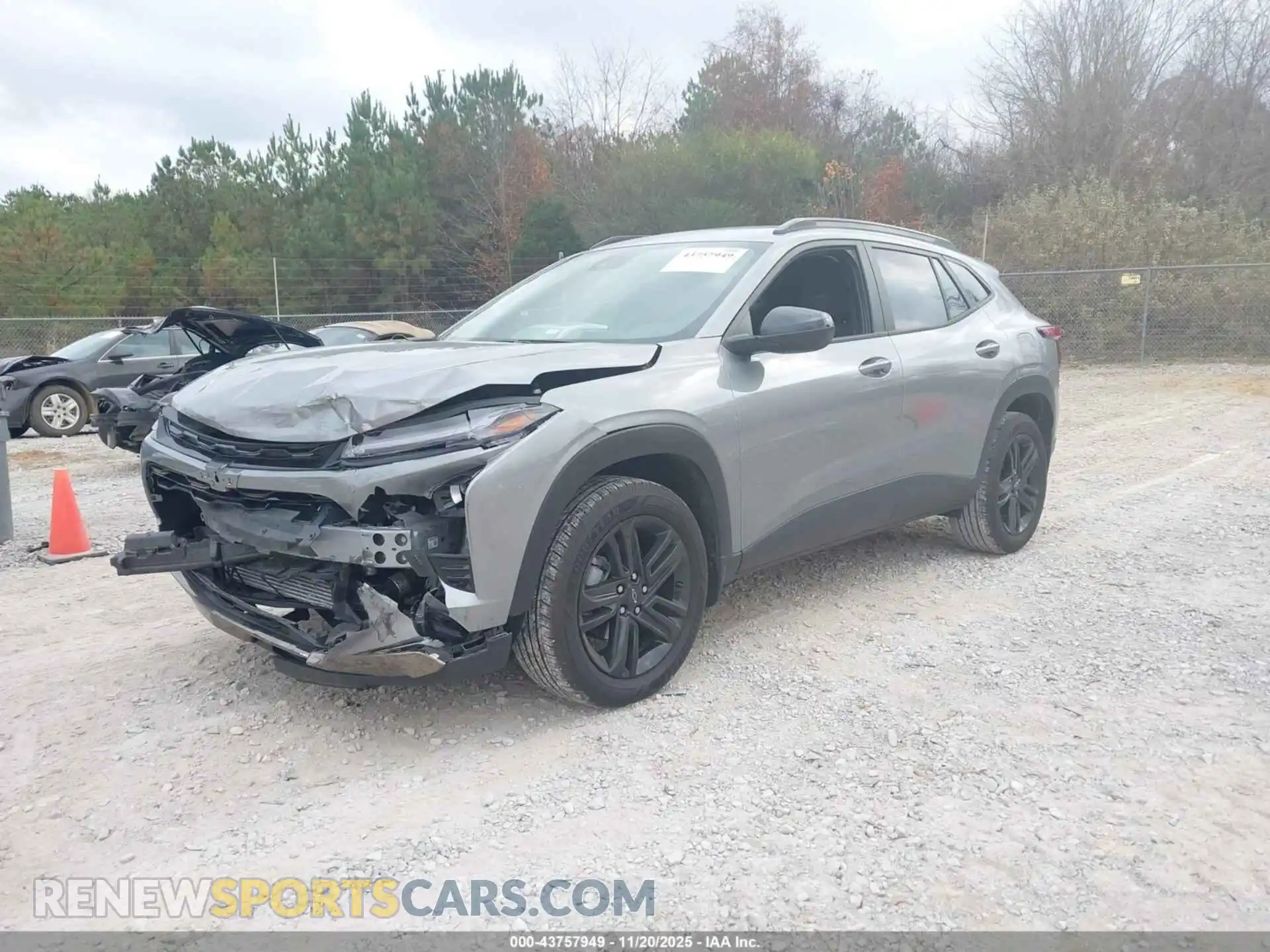 2 Photograph of a damaged car KL77LKEP3SC135608 CHEVROLET TRAX 2025