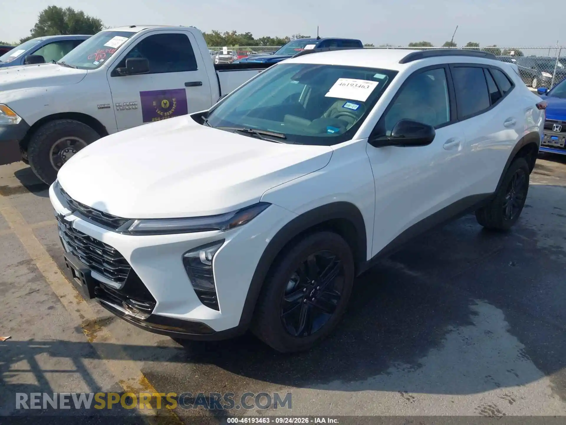 2 fotografías del automóvil dañado KL77LKEP4SC048557 CHEVROLET TRAX 2025