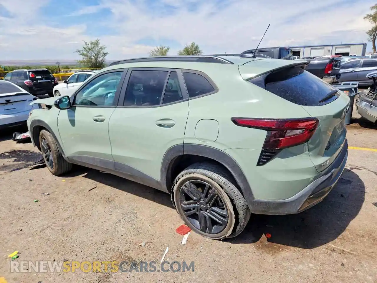 2 Фотография поврежденного автомобиля KL77LKEP4SC072633 CHEVROLET TRAX 2025