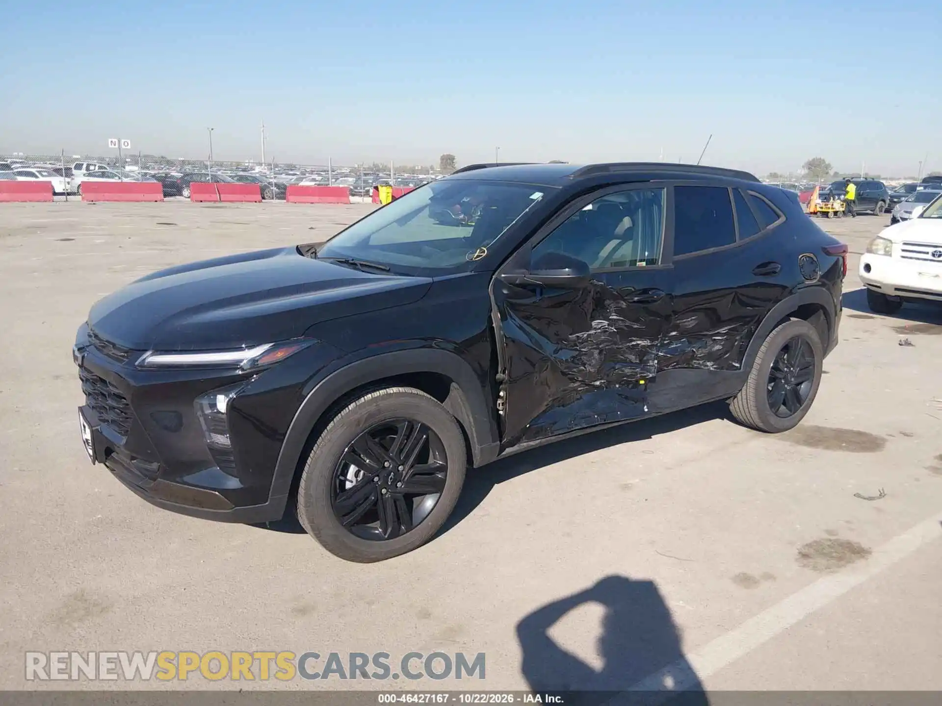 2 Фотография поврежденного автомобиля KL77LKEP5SC031279 CHEVROLET TRAX 2025