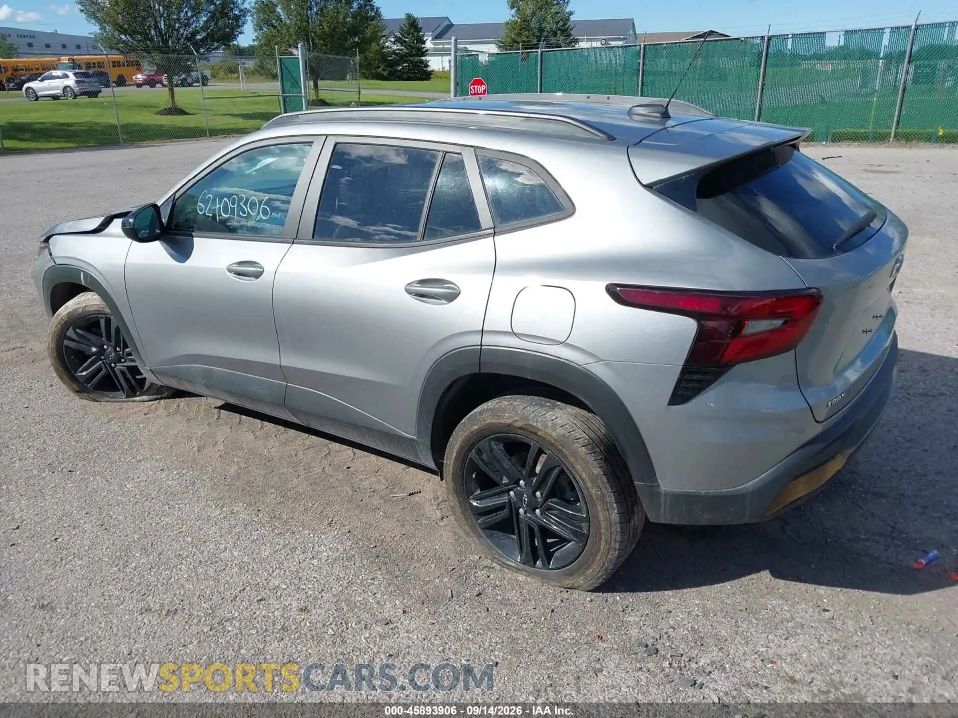 3 Photograph of a damaged car KL77LKEP5SC087657 CHEVROLET TRAX 2025