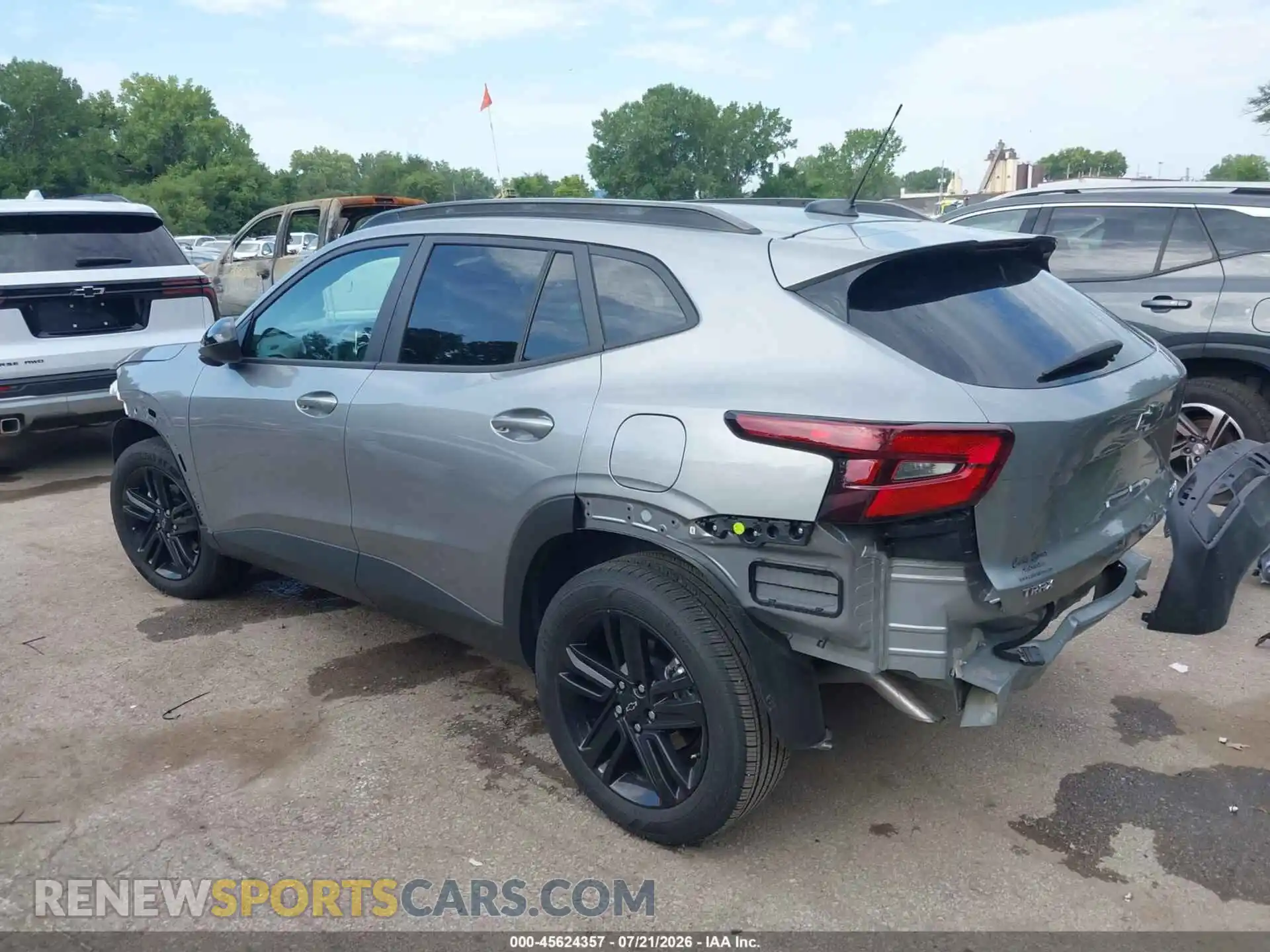3 Фотография поврежденного автомобиля KL77LKEP5SC276860 CHEVROLET TRAX 2025