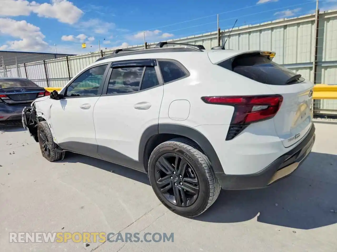 2 fotografías del automóvil dañado KL77LKEP6SC219048 CHEVROLET TRAX 2025