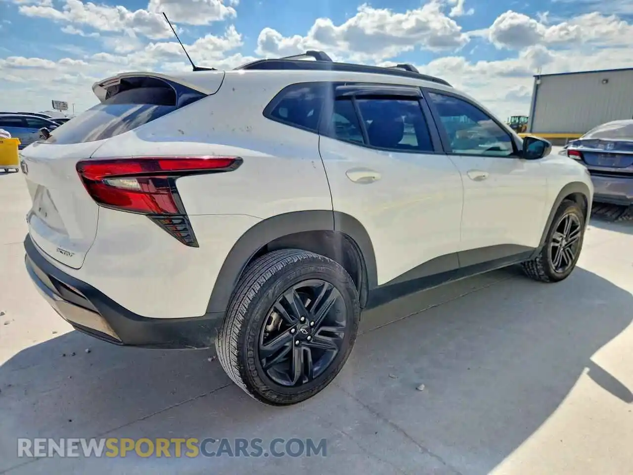 3 fotografías del automóvil dañado KL77LKEP6SC219048 CHEVROLET TRAX 2025