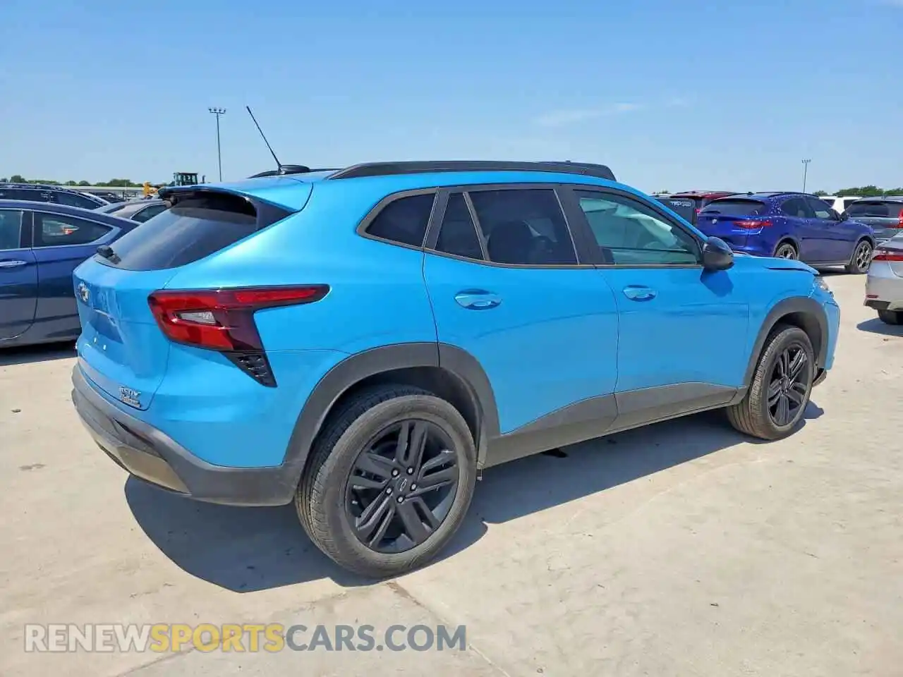 3 Фотография поврежденного автомобиля KL77LKEP6SC294767 CHEVROLET TRAX 2025