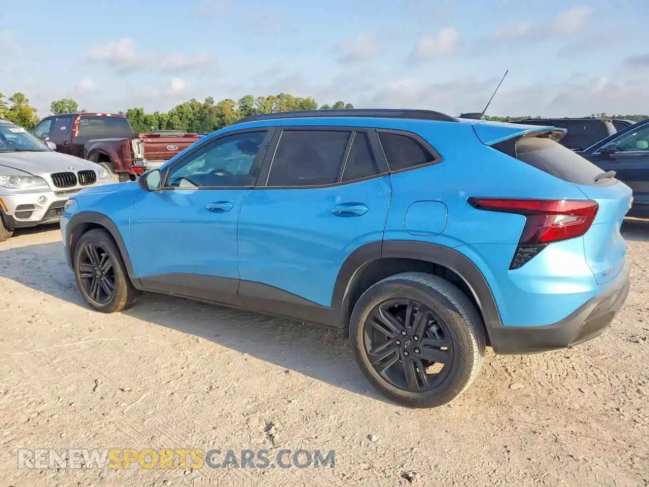 2 Фотография поврежденного автомобиля KL77LKEP7SC031395 CHEVROLET TRAX 2025