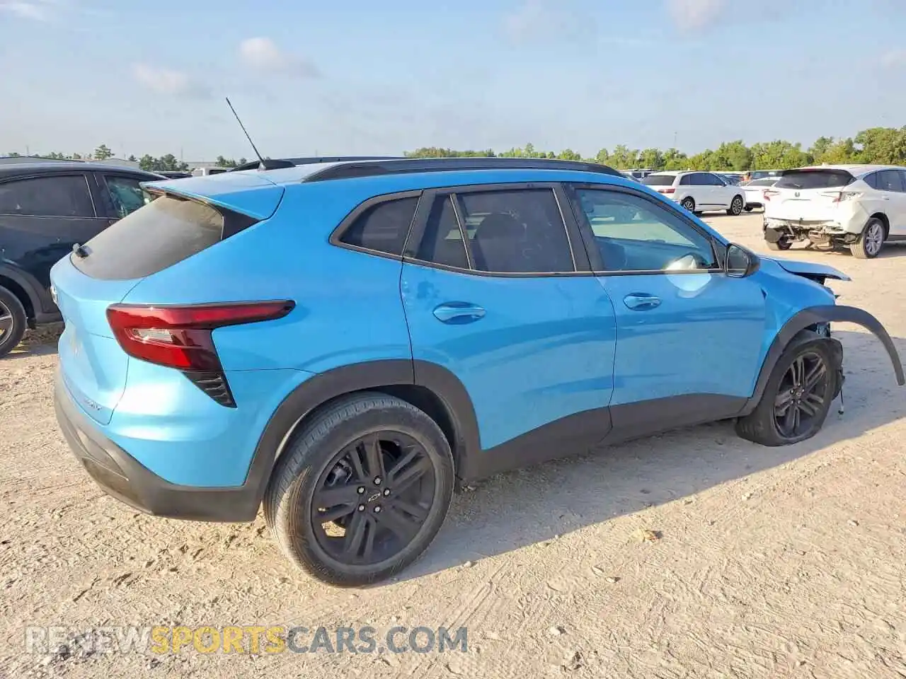3 Фотография поврежденного автомобиля KL77LKEP7SC031395 CHEVROLET TRAX 2025