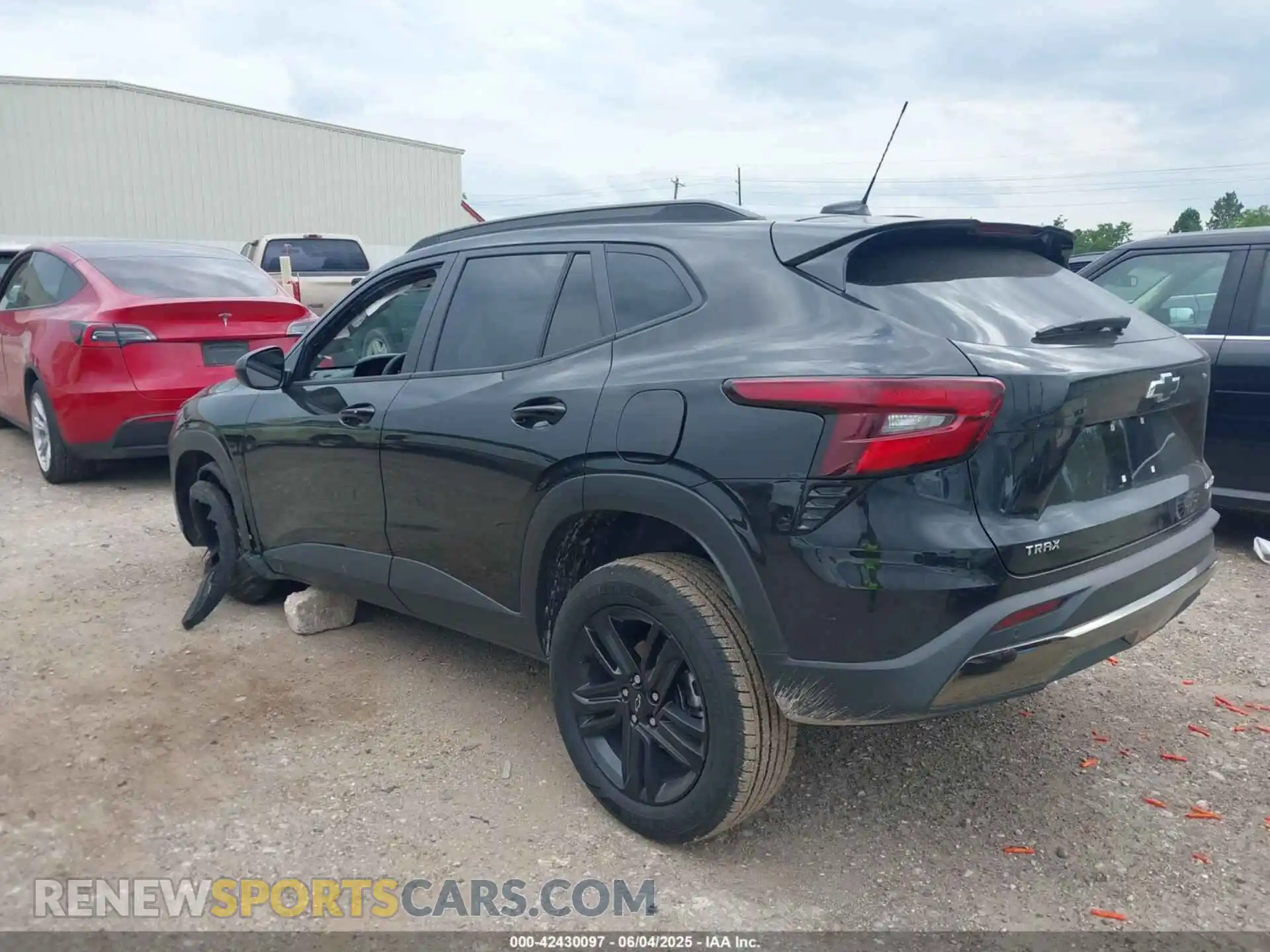 3 fotografías del automóvil dañado KL77LKEP7SC258327 CHEVROLET TRAX 2025