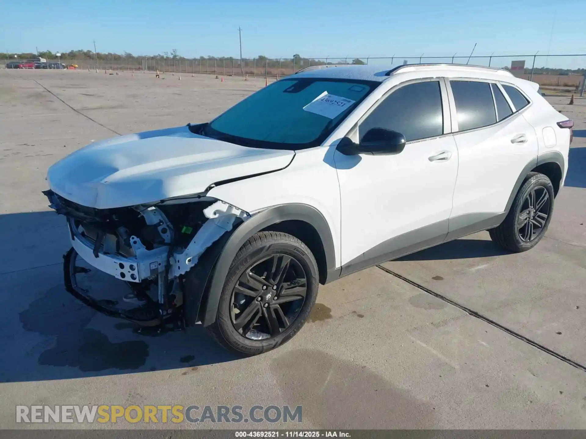 2 fotografías del automóvil dañado KL77LKEP7SC259347 CHEVROLET TRAX 2025