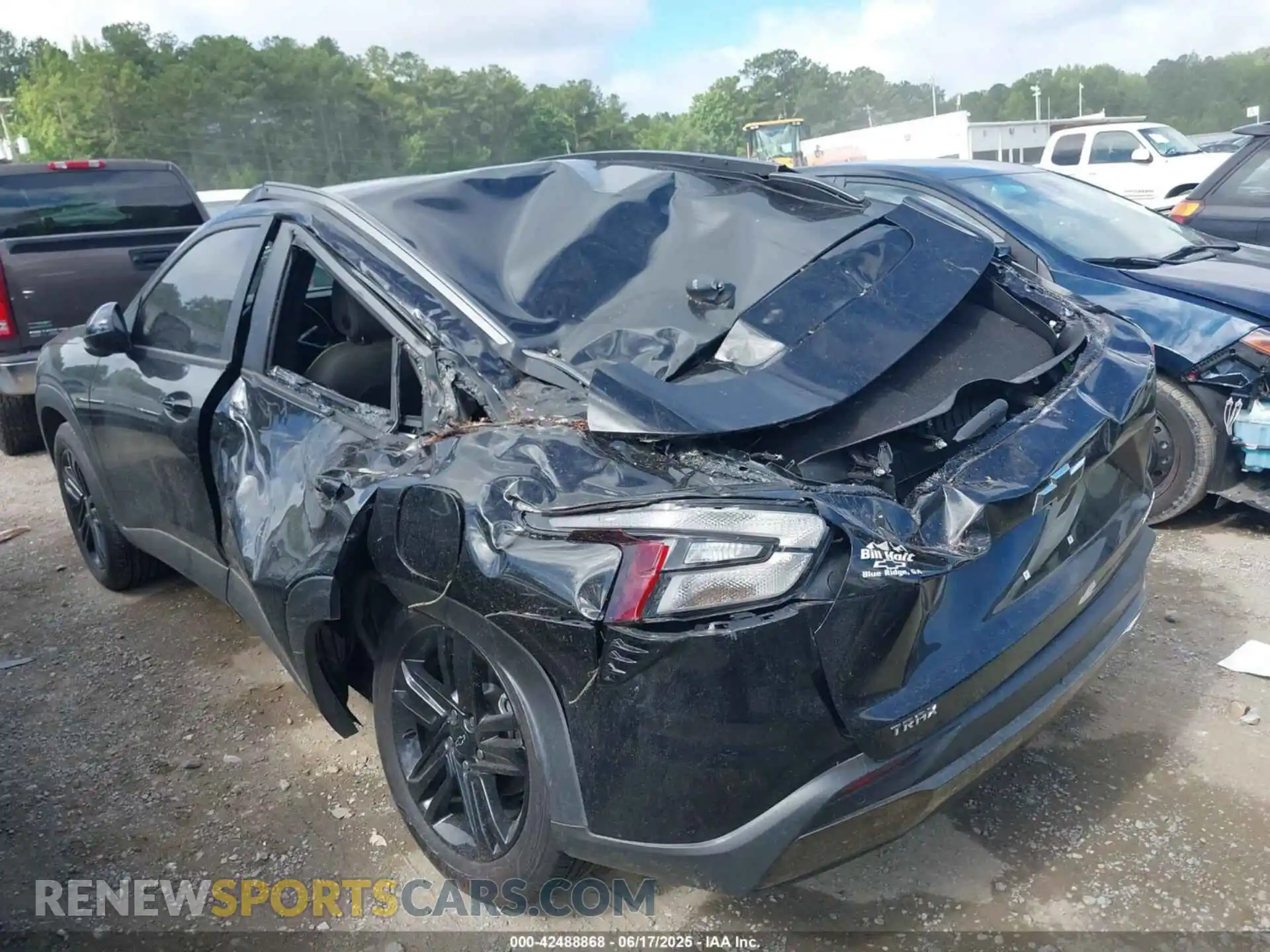 3 Photograph of a damaged car KL77LKEP9SC071882 CHEVROLET TRAX 2025