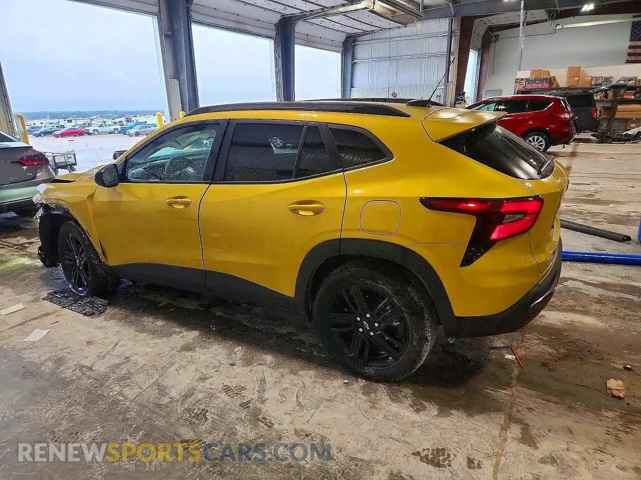 2 Фотография поврежденного автомобиля KL77LKEP9SC156835 CHEVROLET TRAX 2025