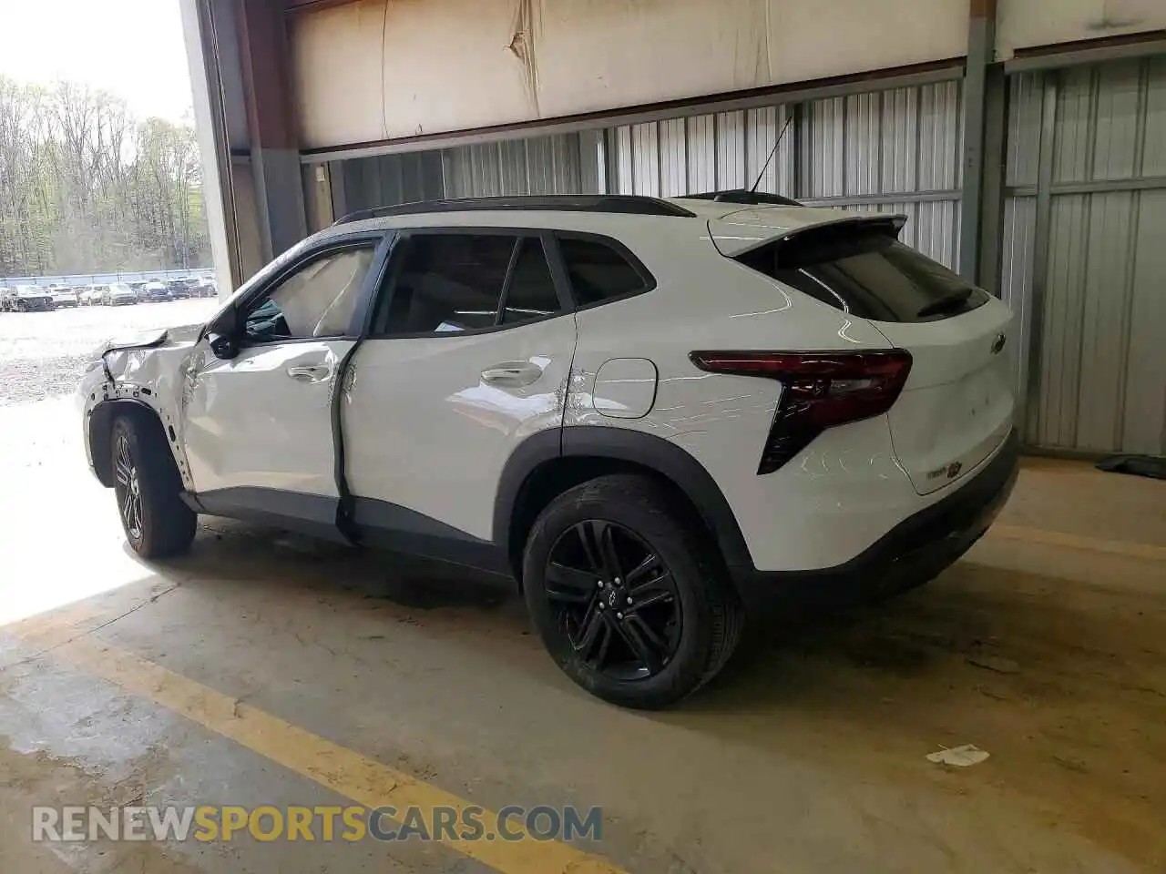 2 Photograph of a damaged car KL77LKEP9SC159315 CHEVROLET TRAX 2025