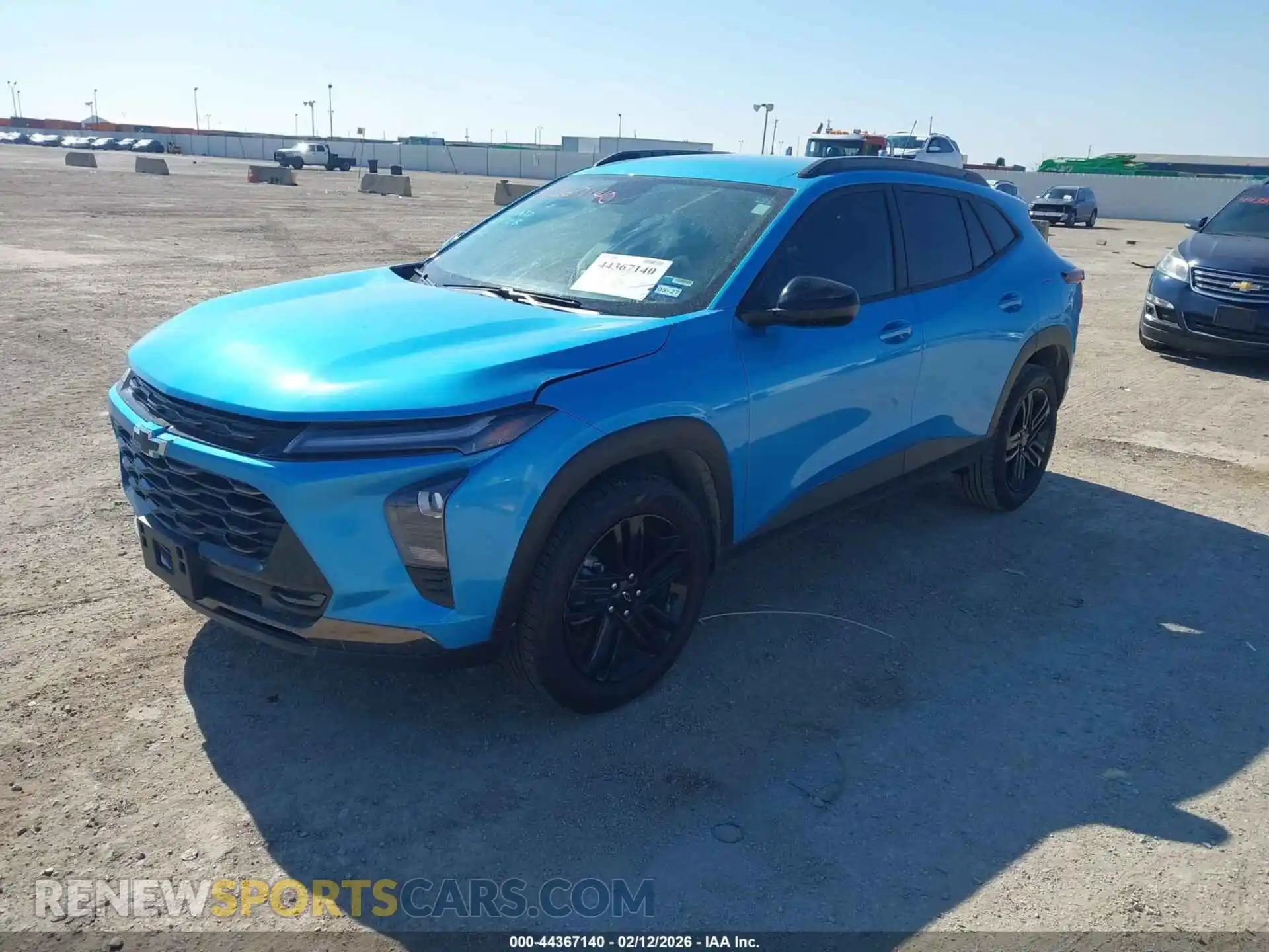 2 Фотография поврежденного автомобиля KL77LKEP9SC275811 CHEVROLET TRAX 2025