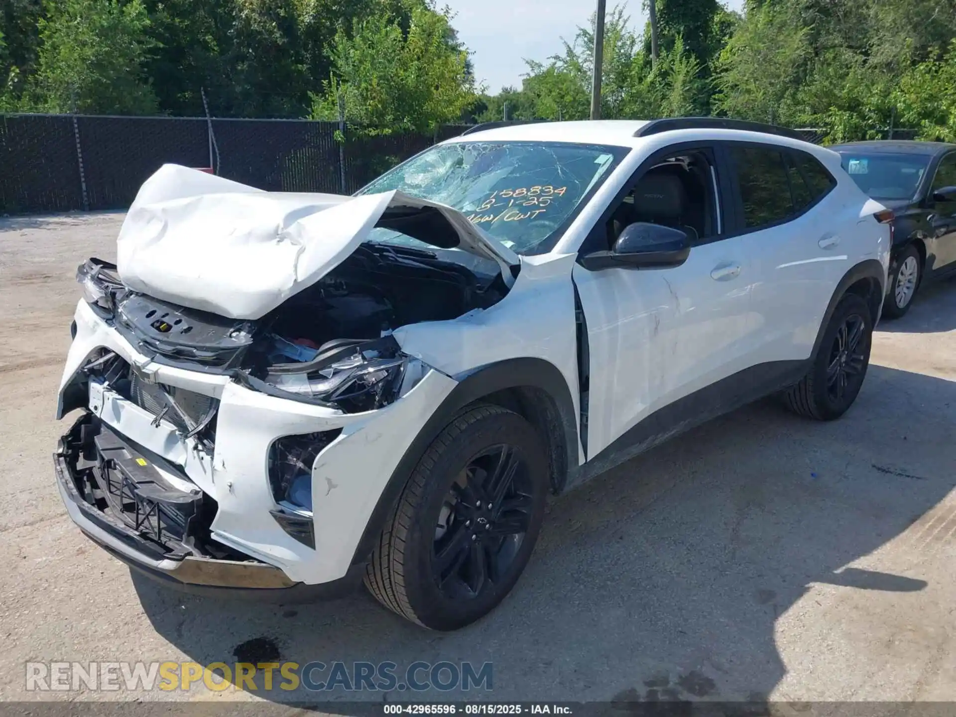 2 Photograph of a damaged car KL77LKEPXSC199726 CHEVROLET TRAX 2025