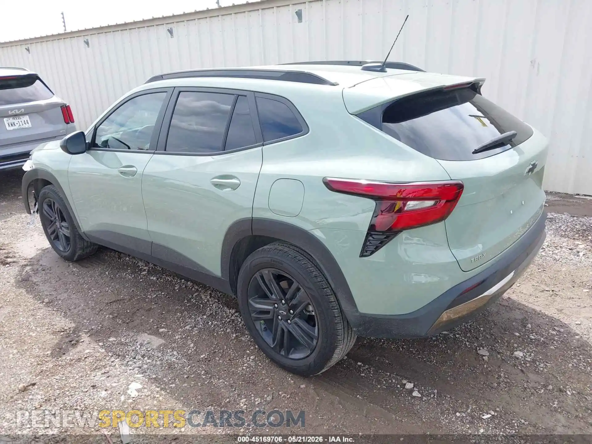 3 Photograph of a damaged car KL77LKEPXSC279639 CHEVROLET TRAX 2025