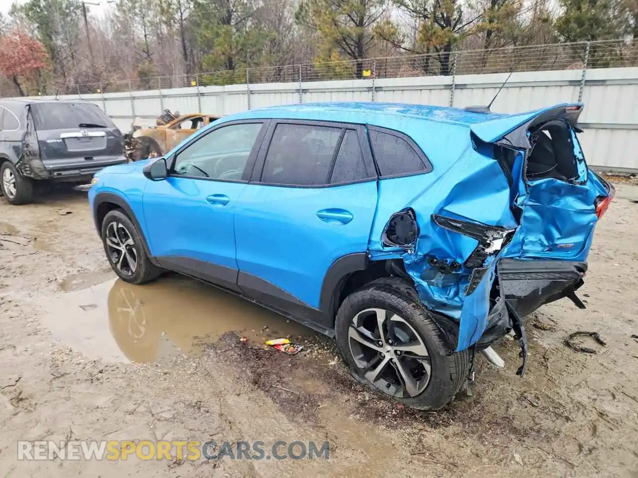 2 fotografías del automóvil dañado KL77LGEP1TC033917 CHEVROLET TRAX 2026