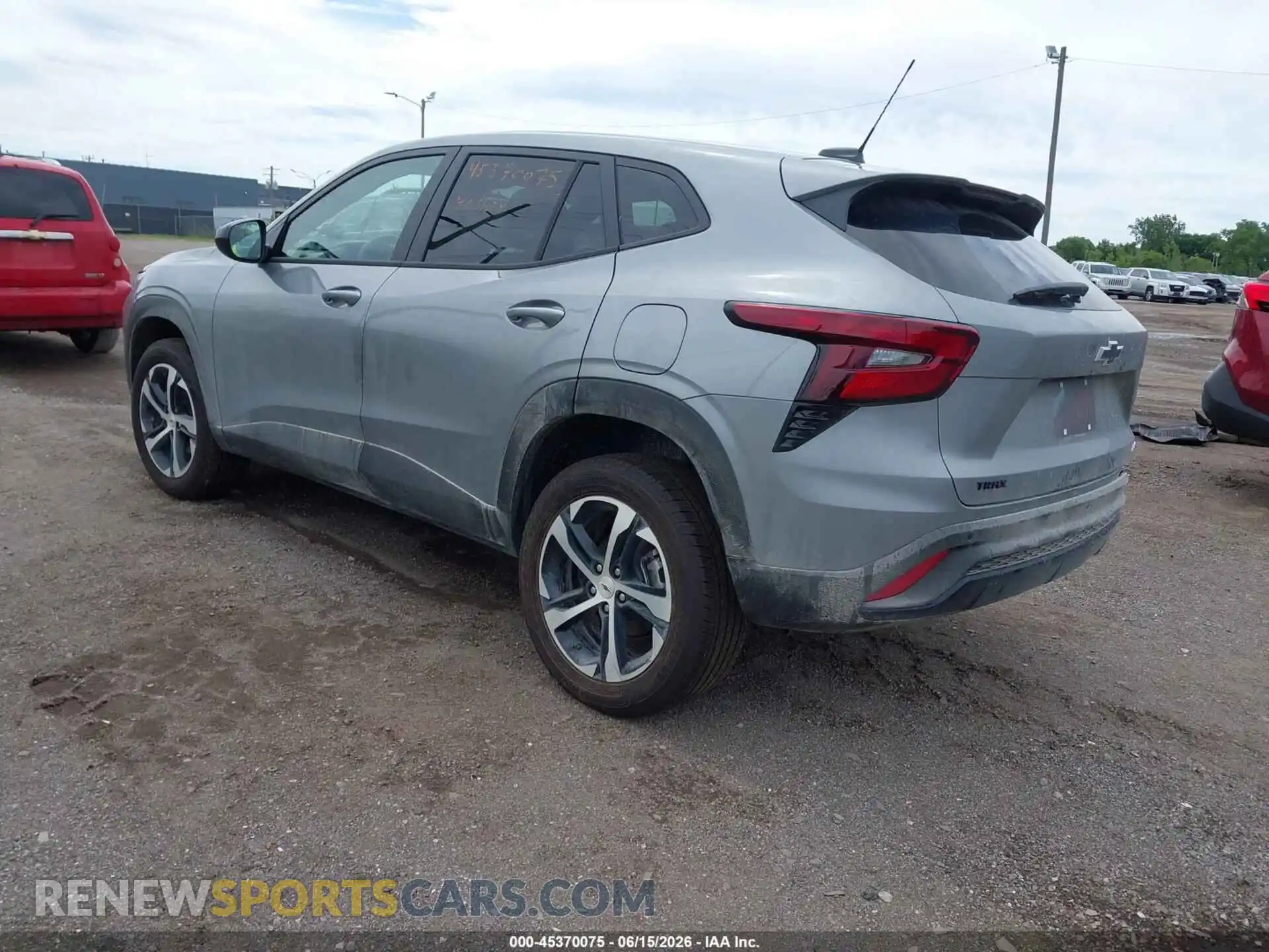 3 Фотография поврежденного автомобиля KL77LGEP4TC113583 CHEVROLET TRAX 2026