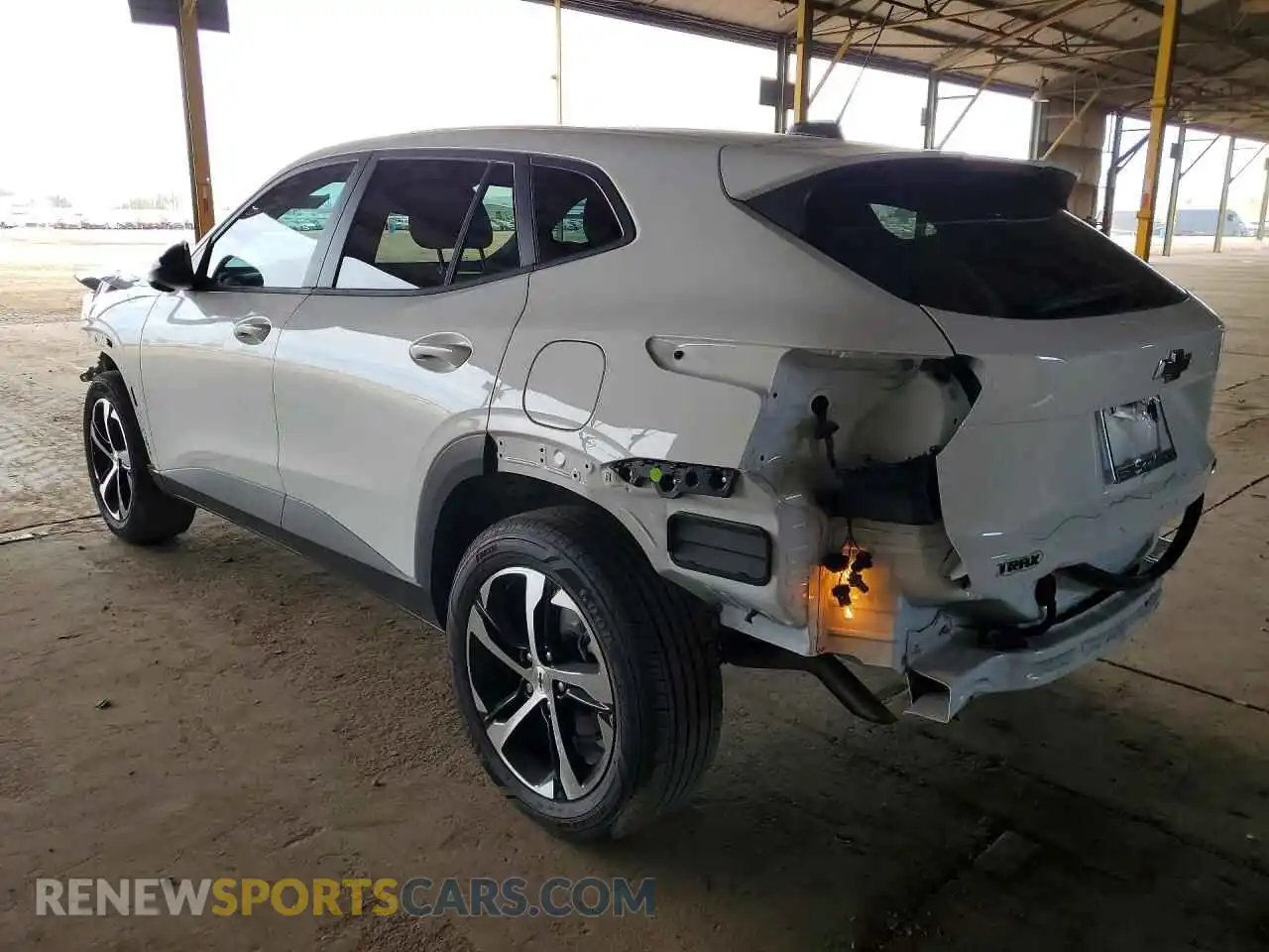 2 Фотография поврежденного автомобиля KL77LGEP9TC011812 CHEVROLET TRAX 2026