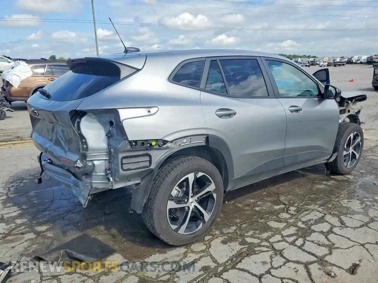 3 Photograph of a damaged car KL77LGEP9TC045913 CHEVROLET TRAX 2026