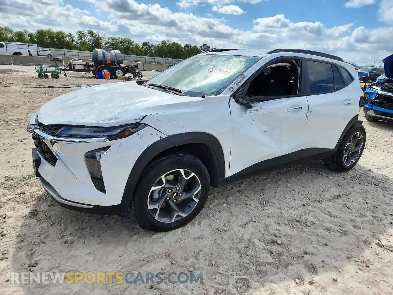 1 Фотография поврежденного автомобиля KL77LHEP0TC142276 CHEVROLET TRAX 2026