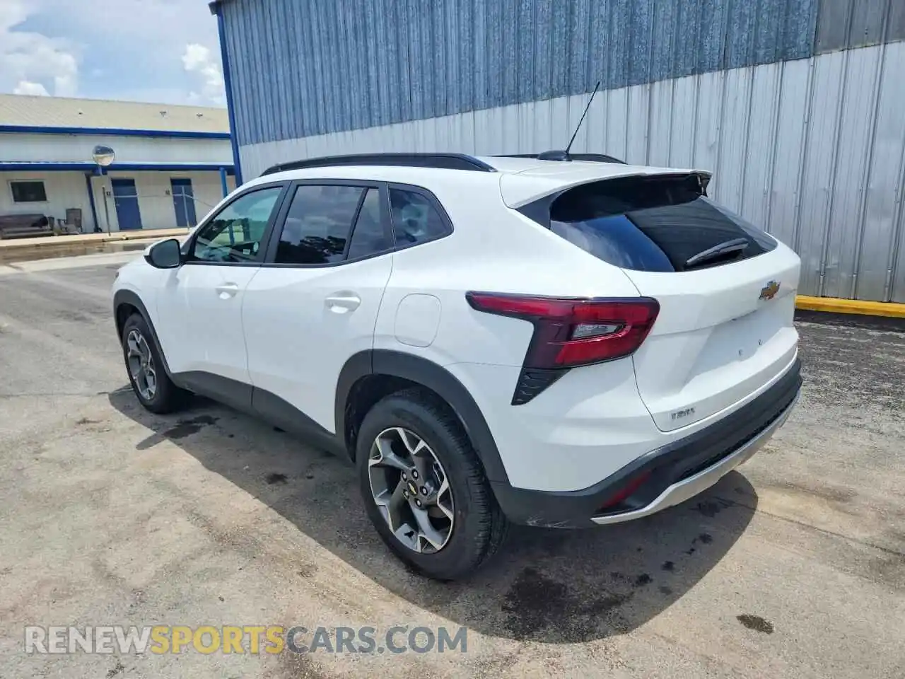 2 Photograph of a damaged car KL77LHEP0TC145131 CHEVROLET TRAX 2026