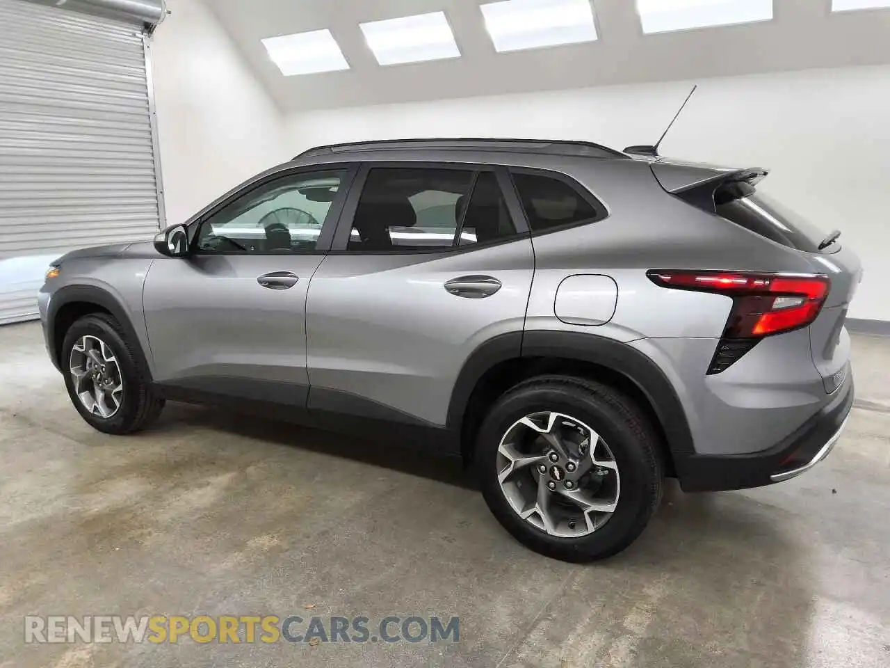 2 fotografías del automóvil dañado KL77LHEP0TC232351 CHEVROLET TRAX 2026