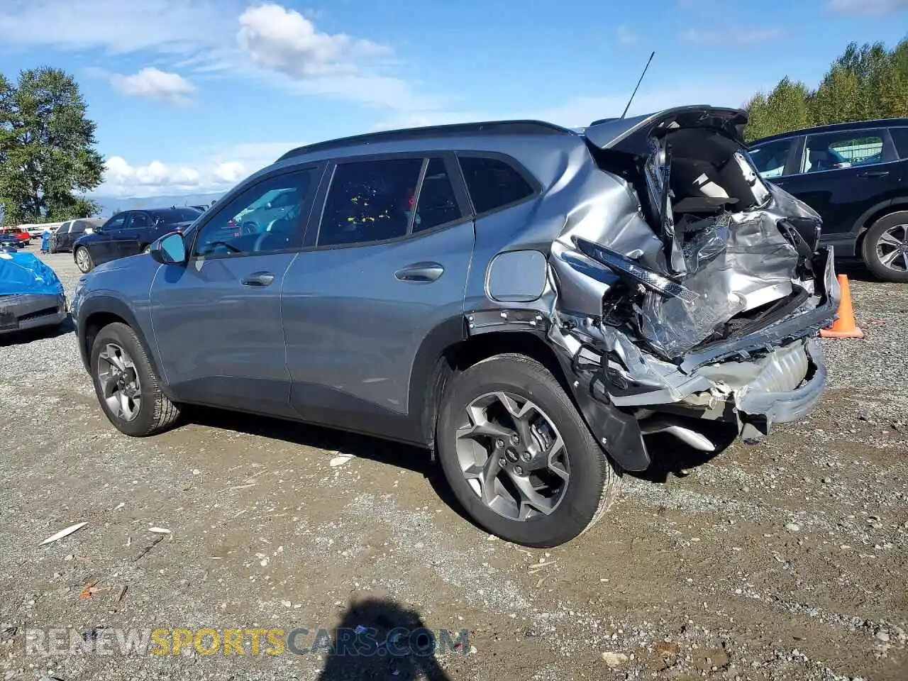2 Фотография поврежденного автомобиля KL77LHEP0TC246136 CHEVROLET TRAX 2026