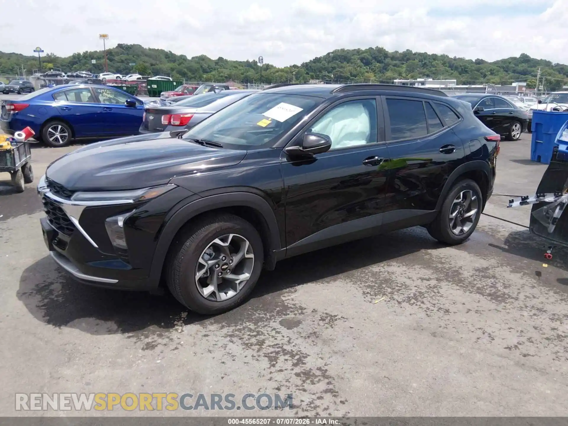 2 Фотография поврежденного автомобиля KL77LHEP1TC003158 CHEVROLET TRAX 2026