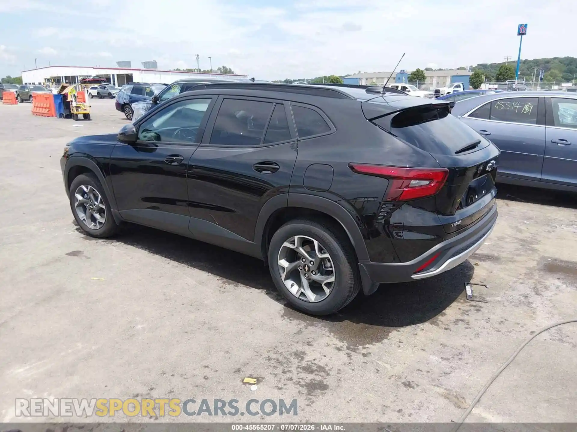 3 Фотография поврежденного автомобиля KL77LHEP1TC003158 CHEVROLET TRAX 2026