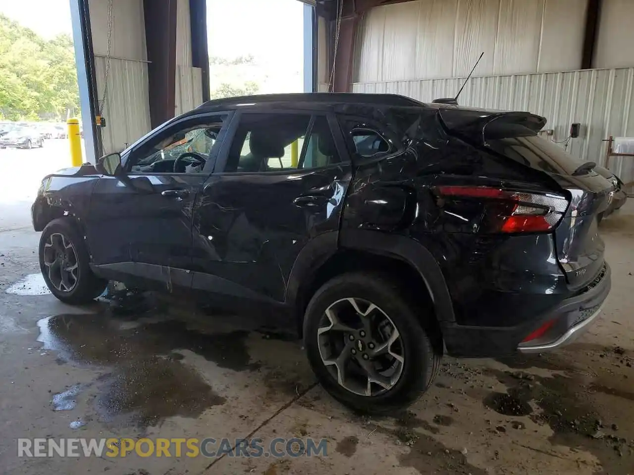 2 fotografías del automóvil dañado KL77LHEP1TC078152 CHEVROLET TRAX 2026