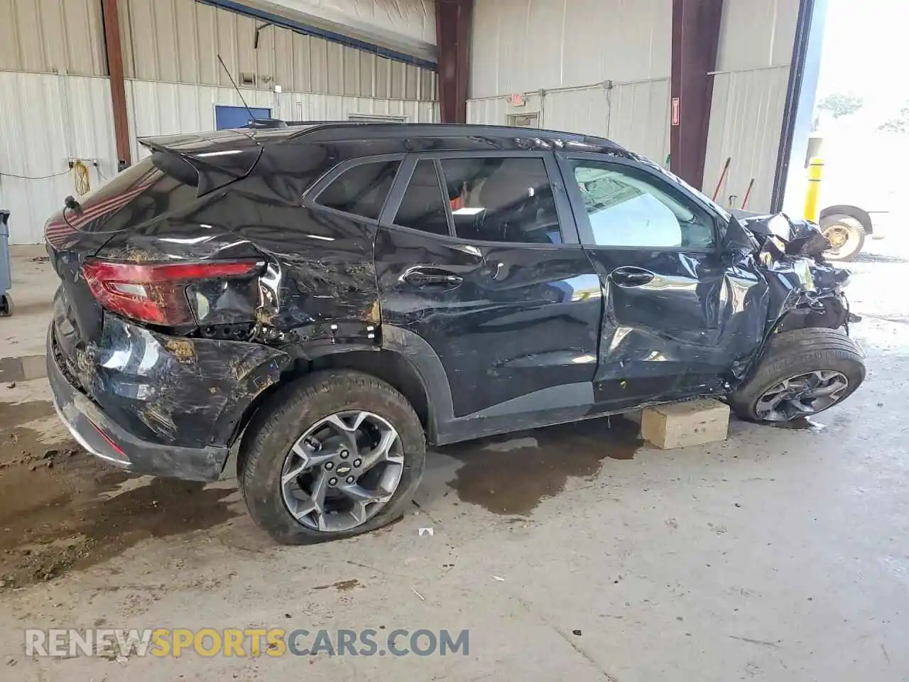 3 fotografías del automóvil dañado KL77LHEP1TC078152 CHEVROLET TRAX 2026